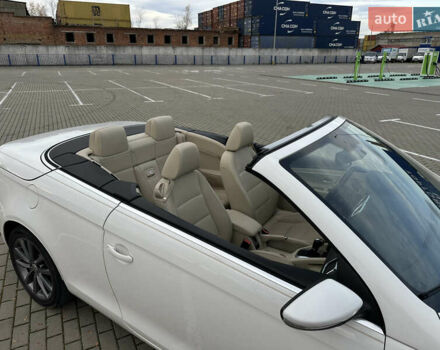 Белый Фольксваген Эос, объемом двигателя 1.98 л и пробегом 245 тыс. км за 9600 $, фото 11 на Automoto.ua