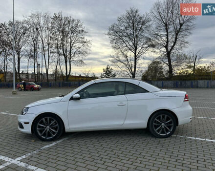 Белый Фольксваген Эос, объемом двигателя 1.98 л и пробегом 245 тыс. км за 9600 $, фото 2 на Automoto.ua