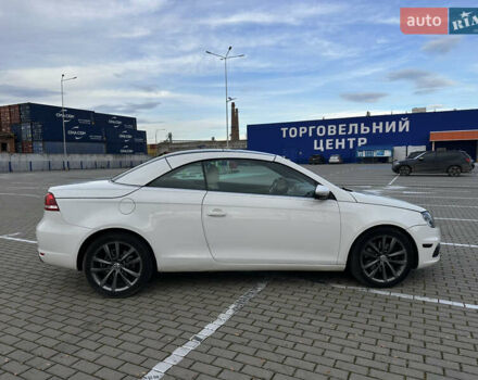 Белый Фольксваген Эос, объемом двигателя 1.98 л и пробегом 245 тыс. км за 9600 $, фото 6 на Automoto.ua