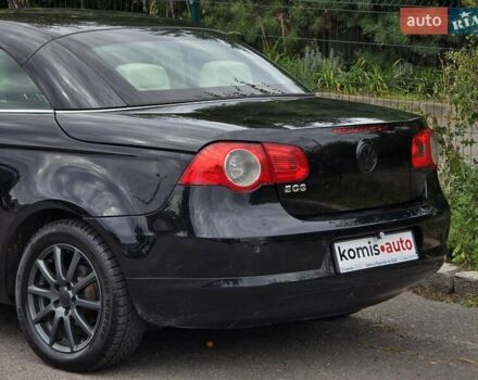 Чорний Фольксваген Еос, об'ємом двигуна 2 л та пробігом 124 тис. км за 6199 $, фото 31 на Automoto.ua