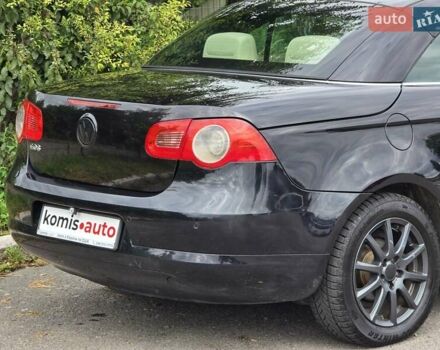 Чорний Фольксваген Еос, об'ємом двигуна 2 л та пробігом 124 тис. км за 6199 $, фото 21 на Automoto.ua