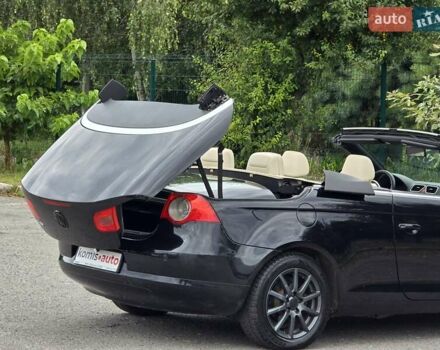 Чорний Фольксваген Еос, об'ємом двигуна 2 л та пробігом 124 тис. км за 6199 $, фото 59 на Automoto.ua