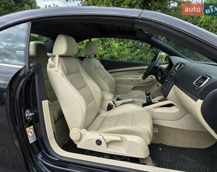 Чорний Фольксваген Еос, об'ємом двигуна 2 л та пробігом 124 тис. км за 6199 $, фото 14 на Automoto.ua