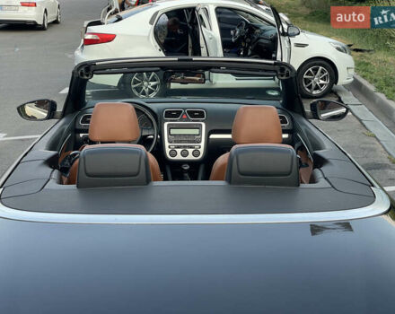 Чорний Фольксваген Еос, об'ємом двигуна 1.39 л та пробігом 209 тис. км за 7500 $, фото 19 на Automoto.ua