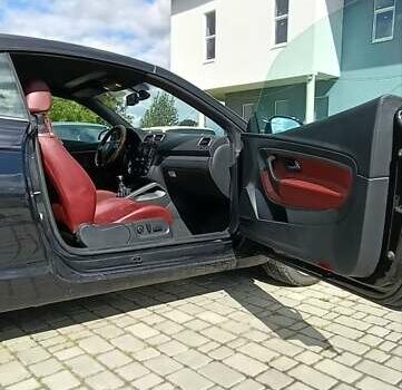 Черный Фольксваген Эос, объемом двигателя 1.4 л и пробегом 265 тыс. км за 8000 $, фото 4 на Automoto.ua