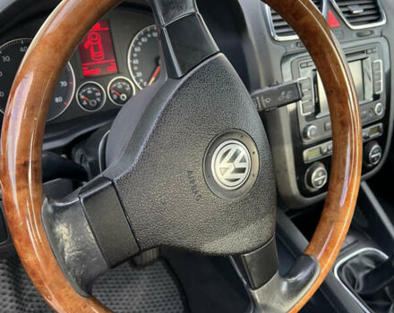 Черный Фольксваген Эос, объемом двигателя 1.4 л и пробегом 260 тыс. км за 7400 $, фото 13 на Automoto.ua