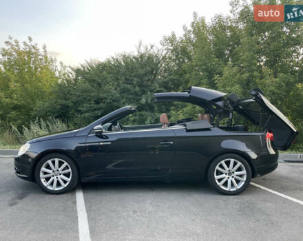 Чорний Фольксваген Еос, об'ємом двигуна 1.39 л та пробігом 209 тис. км за 7500 $, фото 5 на Automoto.ua