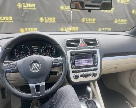 Чорний Фольксваген Еос, об'ємом двигуна 2 л та пробігом 170 тис. км за 12500 $, фото 4 на Automoto.ua