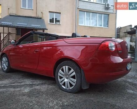 Красный Фольксваген Эос, объемом двигателя 2 л и пробегом 192 тыс. км за 5600 $, фото 4 на Automoto.ua