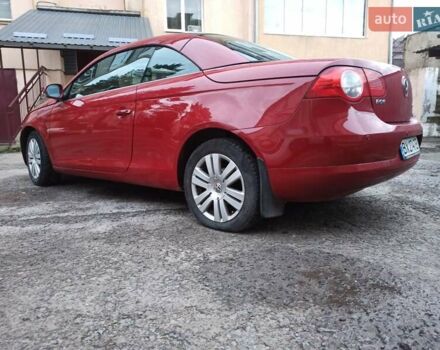 Красный Фольксваген Эос, объемом двигателя 2 л и пробегом 192 тыс. км за 5600 $, фото 15 на Automoto.ua