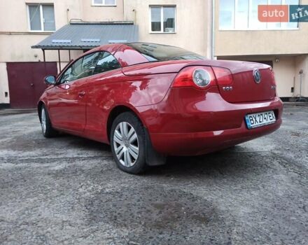 Красный Фольксваген Эос, объемом двигателя 2 л и пробегом 192 тыс. км за 5600 $, фото 18 на Automoto.ua