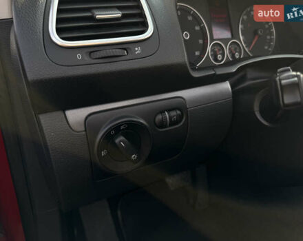 Красный Фольксваген Эос, объемом двигателя 1.98 л и пробегом 97 тыс. км за 9999 $, фото 14 на Automoto.ua