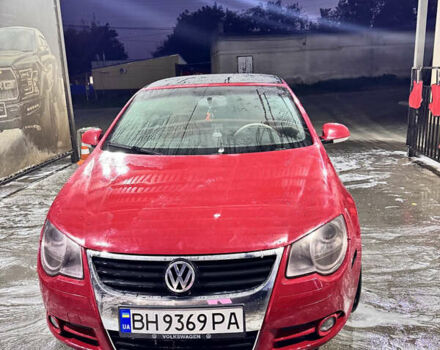 Красный Фольксваген Эос, объемом двигателя 1.98 л и пробегом 230 тыс. км за 8000 $, фото 2 на Automoto.ua