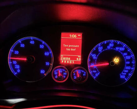 Красный Фольксваген Эос, объемом двигателя 1.98 л и пробегом 230 тыс. км за 8000 $, фото 4 на Automoto.ua