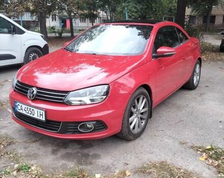 Фольксваген Эос 2013 в Черкассах на Automoto.ua Красный Фольксваген Эос, объемом двигателя 1.98 л и пробегом 120 тыс. км за 10000 $, фото 3 на Automoto.ua