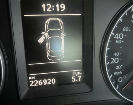 Червоний Фольксваген Еос, об'ємом двигуна 1.98 л та пробігом 226 тис. км за 12200 $, фото 8 на Automoto.ua