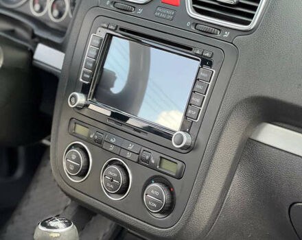 Фольксваген Эос, объемом двигателя 2 л и пробегом 250 тыс. км за 5700 $, фото 4 на Automoto.ua