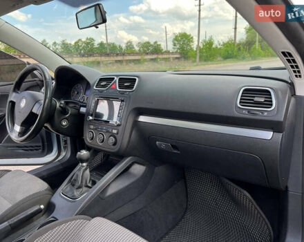 Фольксваген Эос, объемом двигателя 2 л и пробегом 250 тыс. км за 5700 $, фото 7 на Automoto.ua