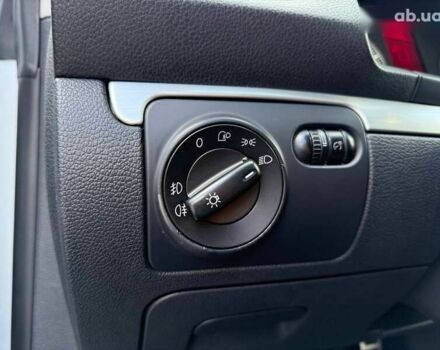 Фольксваген Эос, объемом двигателя 2 л и пробегом 255 тыс. км за 5590 $, фото 23 на Automoto.ua