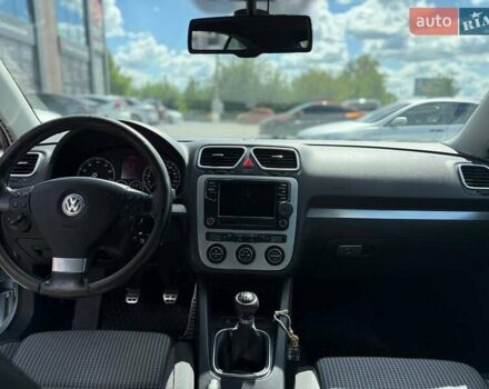 Сірий Фольксваген Еос, об'ємом двигуна 1.98 л та пробігом 255 тис. км за 6200 $, фото 22 на Automoto.ua