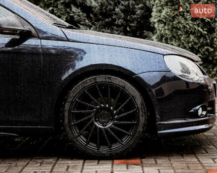 Синий Фольксваген Эос, объемом двигателя 2 л и пробегом 270 тыс. км за 9000 $, фото 2 на Automoto.ua