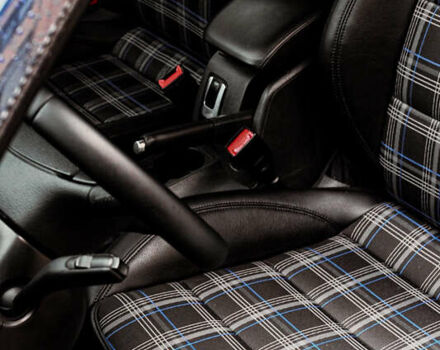 Синий Фольксваген Эос, объемом двигателя 2 л и пробегом 270 тыс. км за 9000 $, фото 5 на Automoto.ua