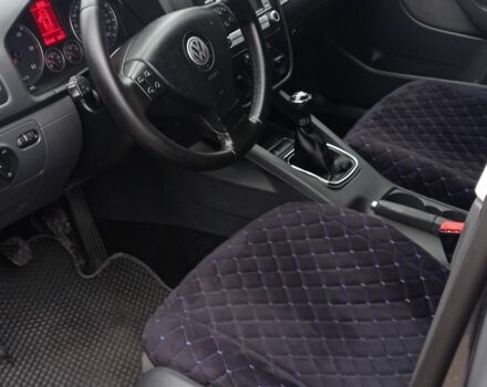 Серый Фольксваген ЕвроВан, объемом двигателя 1.9 л и пробегом 265 тыс. км за 5800 $, фото 7 на Automoto.ua