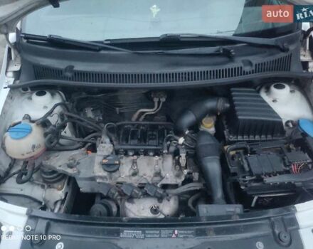 Білий Фольксваген Фокс, об'ємом двигуна 1.2 л та пробігом 327 тис. км за 4100 $, фото 39 на Automoto.ua