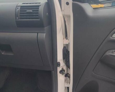 Білий Фольксваген Фокс, об'ємом двигуна 1.2 л та пробігом 327 тис. км за 4100 $, фото 19 на Automoto.ua