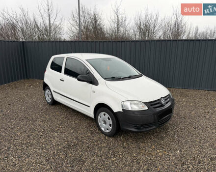 Белый Фольксваген Фокс, объемом двигателя 1.2 л и пробегом 209 тыс. км за 4200 $, фото 1 на Automoto.ua