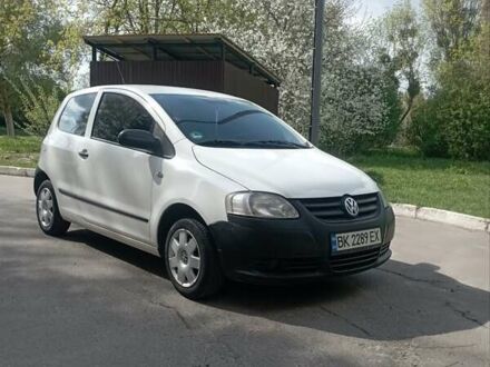 Белый Фольксваген Фокс, объемом двигателя 1.2 л и пробегом 269 тыс. км за 3900 $, фото 1 на Automoto.ua