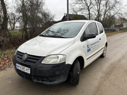 Белый Фольксваген Фокс, объемом двигателя 1.2 л и пробегом 2 тыс. км за 4000 $, фото 1 на Automoto.ua
