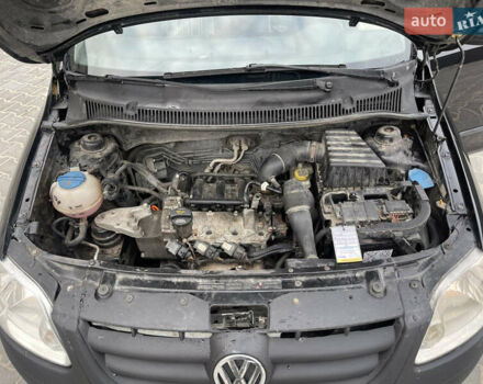 Чорний Фольксваген Фокс, об'ємом двигуна 1.2 л та пробігом 283 тис. км за 3000 $, фото 43 на Automoto.ua