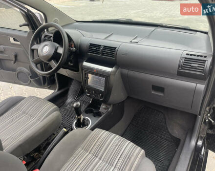 Чорний Фольксваген Фокс, об'ємом двигуна 1.2 л та пробігом 283 тис. км за 3000 $, фото 38 на Automoto.ua