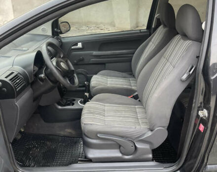 Чорний Фольксваген Фокс, об'ємом двигуна 1.2 л та пробігом 283 тис. км за 3000 $, фото 29 на Automoto.ua