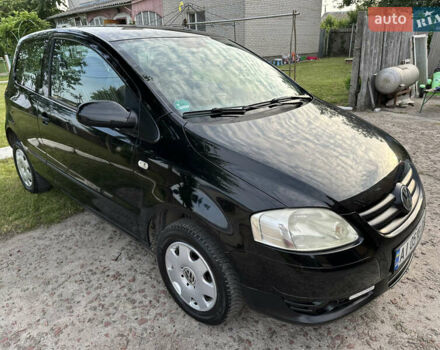 Черный Фольксваген Фокс, объемом двигателя 1.2 л и пробегом 245 тыс. км за 4000 $, фото 1 на Automoto.ua