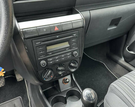 Черный Фольксваген Фокс, объемом двигателя 1.2 л и пробегом 245 тыс. км за 4000 $, фото 9 на Automoto.ua