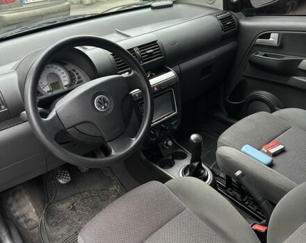 Черный Фольксваген Фокс, объемом двигателя 1.2 л и пробегом 130 тыс. км за 2450 $, фото 4 на Automoto.ua