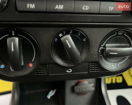 Красный Фольксваген Фокс, объемом двигателя 1.2 л и пробегом 144 тыс. км за 4300 $, фото 15 на Automoto.ua