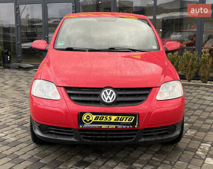 Красный Фольксваген Фокс, объемом двигателя 1.2 л и пробегом 144 тыс. км за 4300 $, фото 1 на Automoto.ua