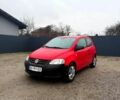 Червоний Фольксваген Фокс, об'ємом двигуна 1.2 л та пробігом 176 тис. км за 3500 $, фото 1 на Automoto.ua