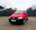 Красный Фольксваген Фокс, объемом двигателя 1.2 л и пробегом 176 тыс. км за 3500 $, фото 1 на Automoto.ua