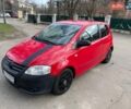 Червоний Фольксваген Фокс, об'ємом двигуна 1.2 л та пробігом 228 тис. км за 3900 $, фото 1 на Automoto.ua