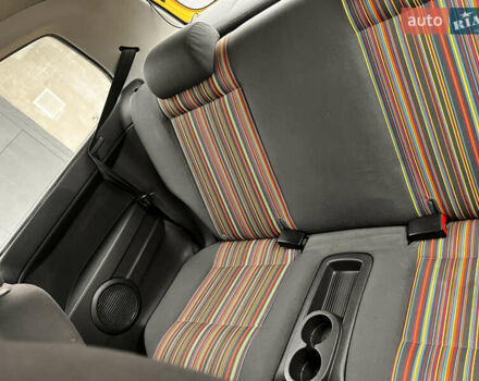 Жовтий Фольксваген Фокс, об'ємом двигуна 1.2 л та пробігом 201 тис. км за 3500 $, фото 13 на Automoto.ua