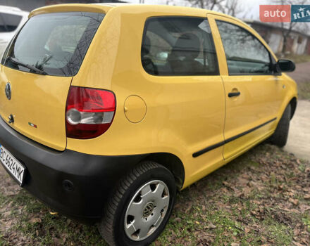 Жовтий Фольксваген Фокс, об'ємом двигуна 1.2 л та пробігом 201 тис. км за 3500 $, фото 4 на Automoto.ua