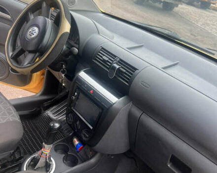 Фольксваген Фокс 2006 в Новоукраинке на Automoto.ua Желтый Фольксваген Фокс, объемом двигателя 1.42 л и пробегом 327 тыс. км за 2400 $, фото 4 на Automoto.ua