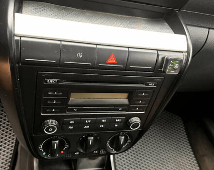 Жовтий Фольксваген Фокс, об'ємом двигуна 1.2 л та пробігом 201 тис. км за 3500 $, фото 11 на Automoto.ua