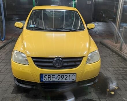 Желтый Фольксваген Фокс, объемом двигателя 1.2 л и пробегом 165 тыс. км за 1735 $, фото 2 на Automoto.ua