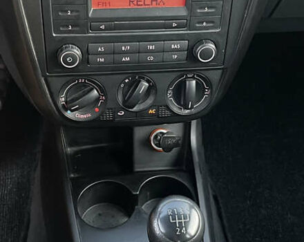Жовтий Фольксваген Фокс, об'ємом двигуна 1.2 л та пробігом 180 тис. км за 3500 $, фото 17 на Automoto.ua