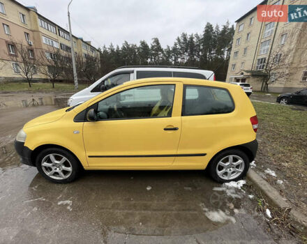 Жовтий Фольксваген Фокс, об'ємом двигуна 1.2 л та пробігом 150 тис. км за 4000 $, фото 1 на Automoto.ua